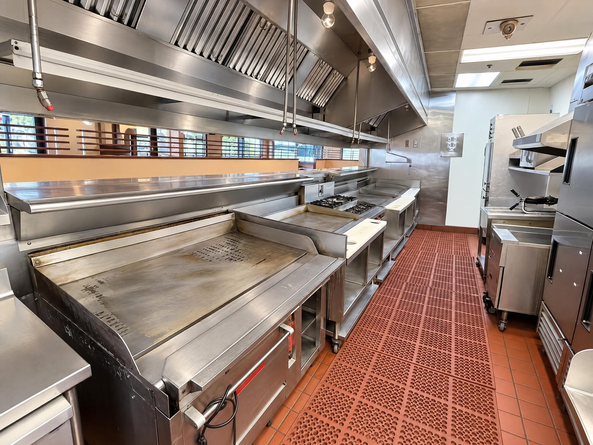 Griddle line under the exhaust hood