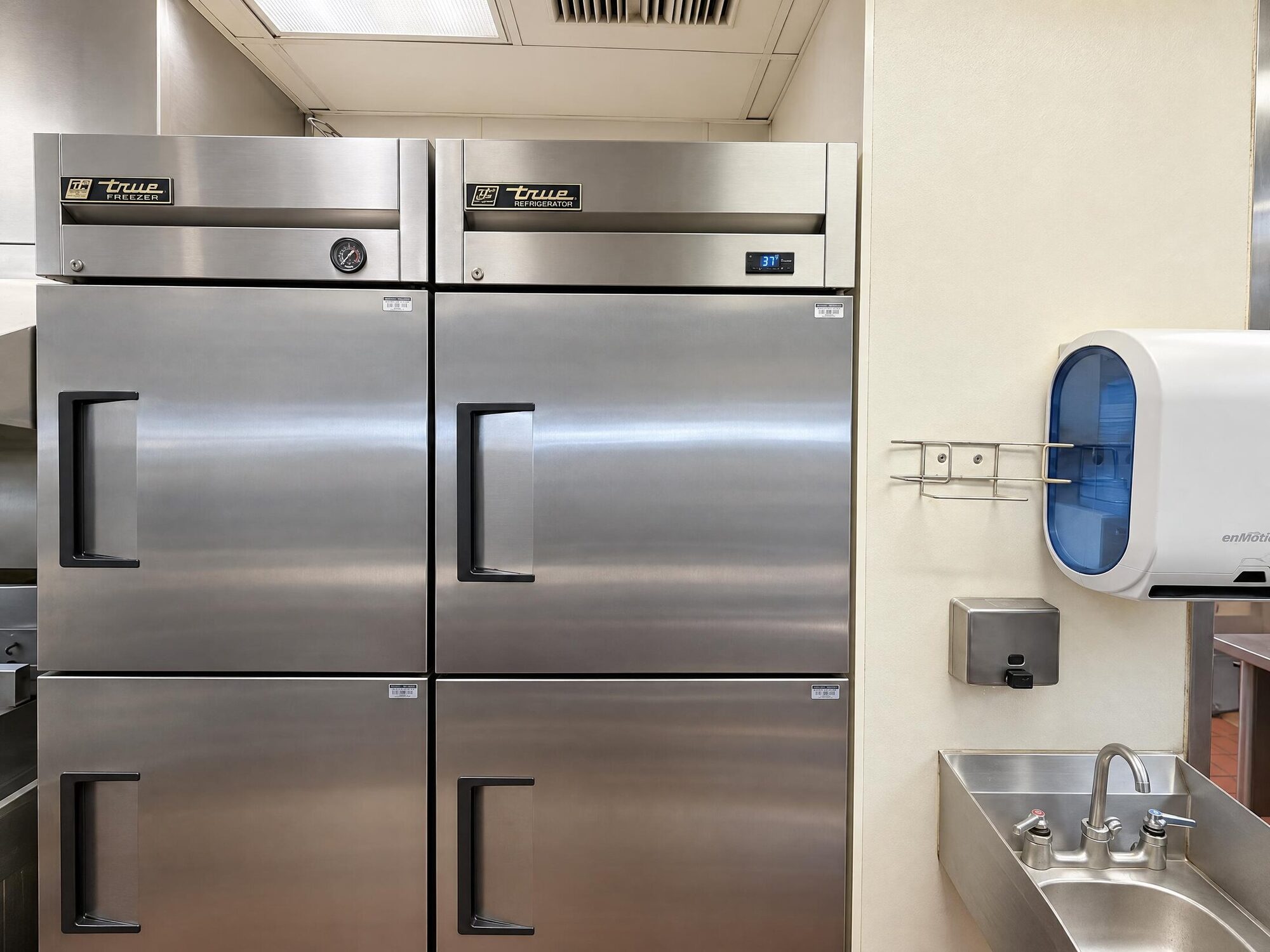 Reach-in refrigeration