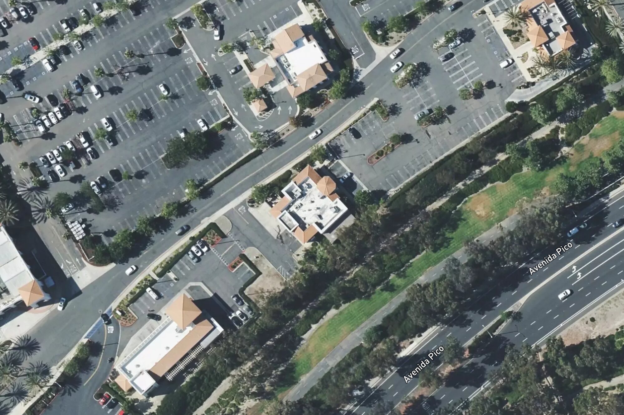 Satellite view of 915 Avenida Pico with the parcel outlined