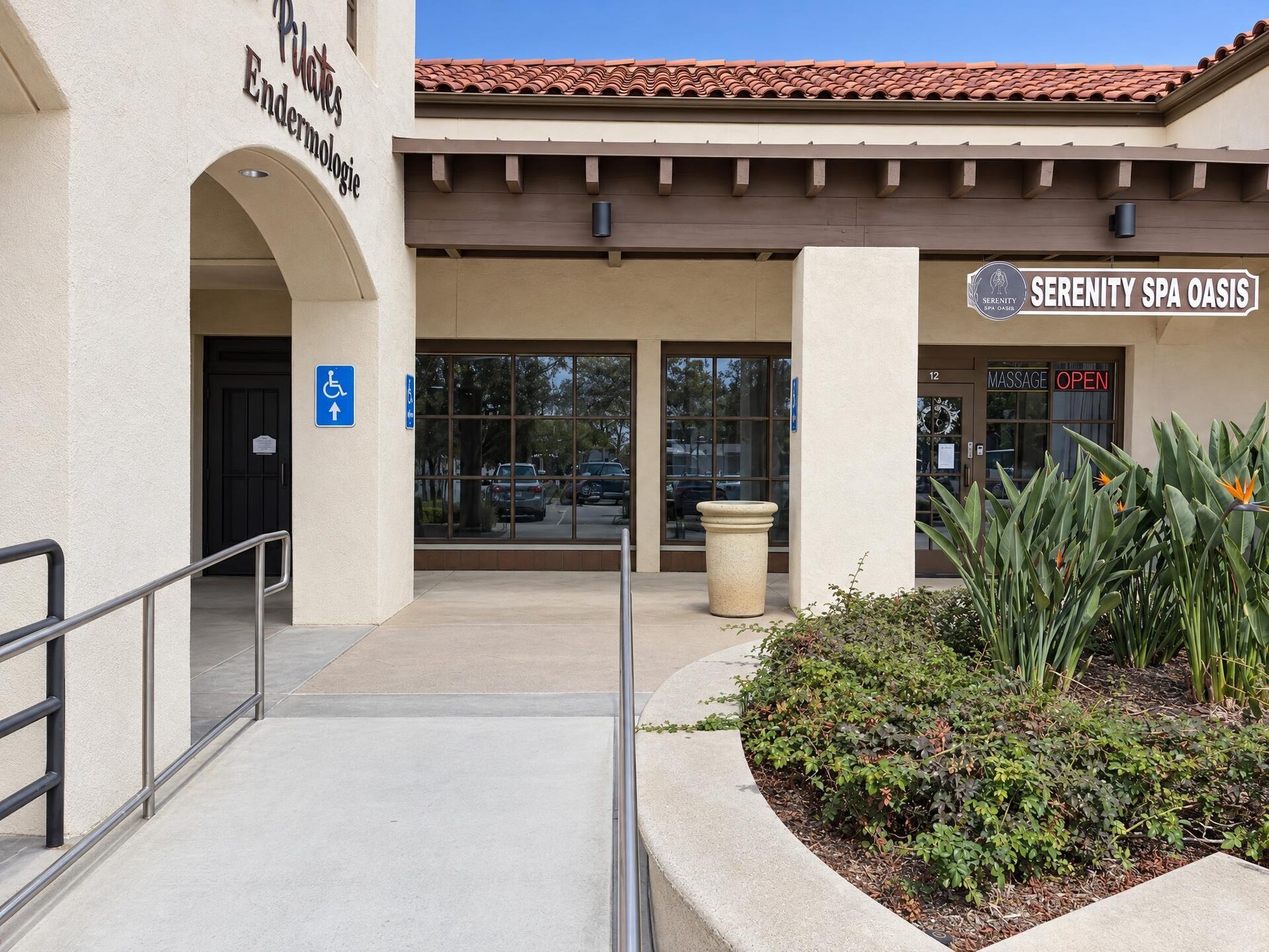 Marbella Plaza, Suite C11 · 2,213 SF — photo 1